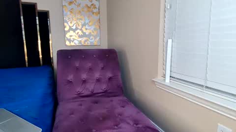 Snapshot of yourfantasy934 chatting on September 29, 4:44 am Horny Hotwife Wants To Play online show from September 29, 4:44 am