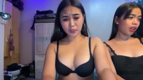 yourfantasyyy_ online show from April 8, 10:51 am