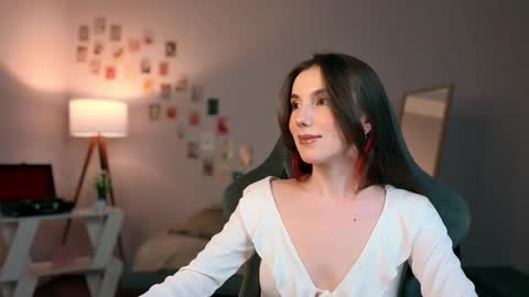 Snapshot of yourfrenchteacher chatting on October 14, 9:40 pm Chloe online show from October 14, 9:40 pm