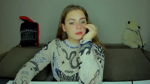 yourgem__ online show from September 11, 8:43 pm