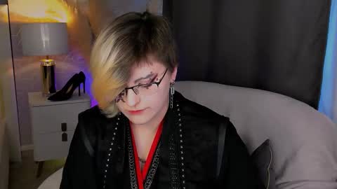 YourHideFantasy online show from March 5, 6:22 am