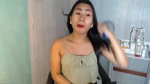 Snapshot of yourhottie_winxxx chatting on October 6, 3:13 am Mauie online show from October 6, 3:13 am