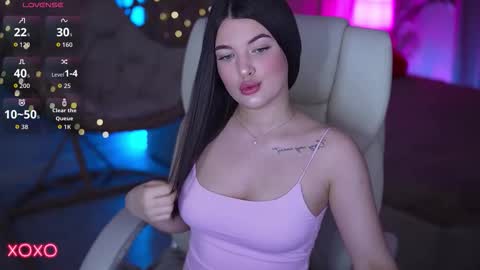 L O L A online show from March 2, 2:02 pm