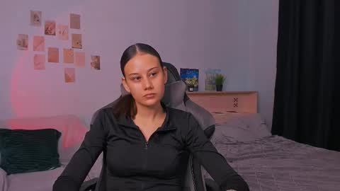Snapshot of yourlovelystreamer chatting on October 1, 2:05 pm Nikol online show from October 1, 2:05 pm