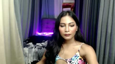 yourprettybella_ts online show from November 9, 8:33 pm