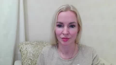 yourr_lana online show from January 28, 7:10 pm