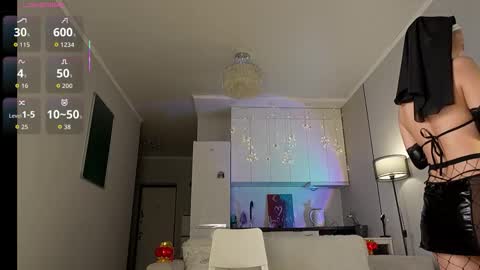 Luminous Luna online show from February 8, 1:25 pm