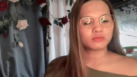 yoursweetgirl_zia online show from April 15, 8:17 am