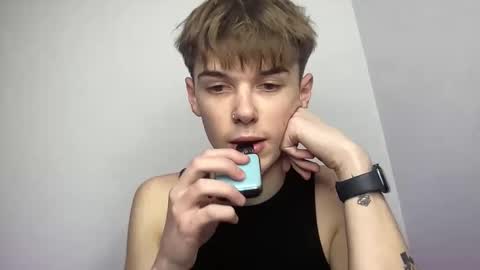 yoursweetyguy online show from February 16, 5:00 pm