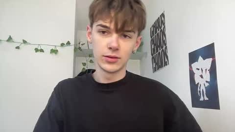 yoursweetyguy online show from March 20, 4:50 am