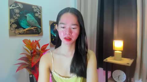 yourtinybunny online show from April 8, 10:29 am