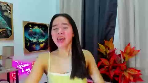 yourtinybunny online show from February 16, 10:46 am