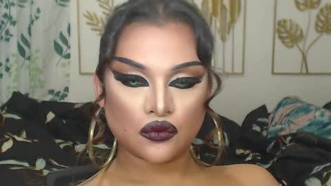 Snapshot of yourtrannyqueenxxx chatting on October 7, 1:12 am Anastacia Grey online show from October 7, 1:12 am