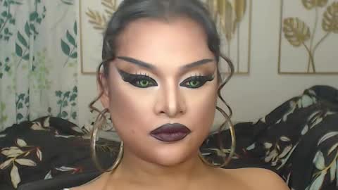 Snapshot of yourtrannyqueenxxx chatting on October 6, 1:12 am Anastacia Grey online show from October 6, 1:12 am