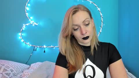 Snapshot of yourvenus00 chatting on February 5, 4:25 pm YourVenus00 -Follow my OF online show from February 5, 4:25 pm