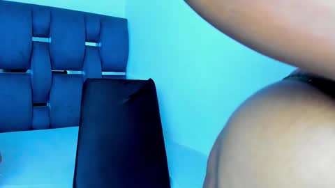 Snapshot of yourwife_anna chatting on September 18, 12:31 pm yourwife_anna online show from September 18, 12:31 pm