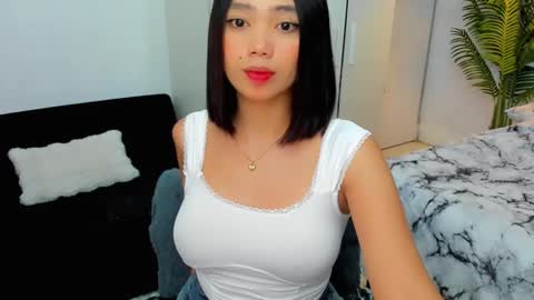 Snapshot of yowginethegreat chatting on February 26, 12:38 pm YowgineTheGreat online show from February 26, 12:38 pm