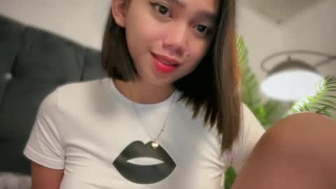 Snapshot of yowginethegreat chatting on February 23, 5:50 pm YowgineTheGreat online show from February 23, 5:50 pm