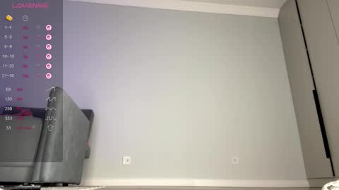 yuakiss online show from March 5, 7:39 am