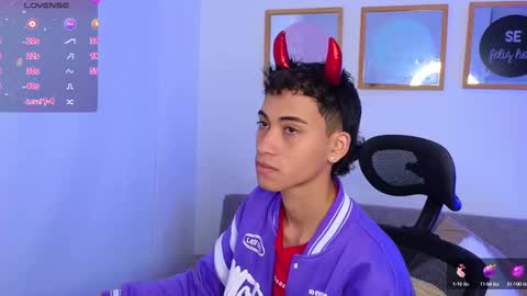 Snapshot of yulian_vasquez chatting on September 10, 1:34 pm yulian_vasquez online show from September 10, 1:34 pm