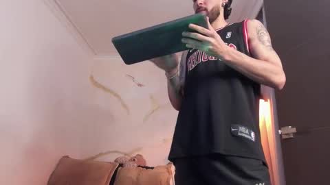 yulian 2811 online show from February 19, 9:30 am