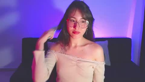Yulienne online show from May 10, 1:01 am