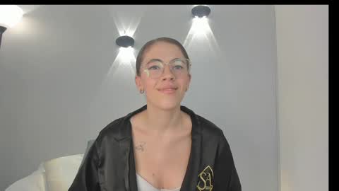 yulievans online show from February 3, 2:45 pm