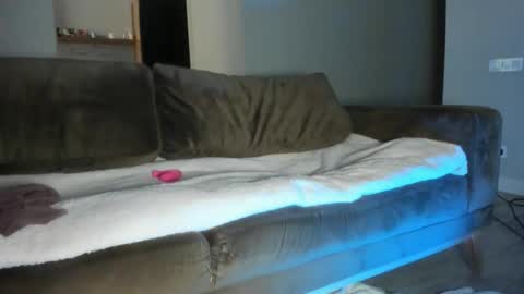 Yumi online show from February 20, 7:34 am