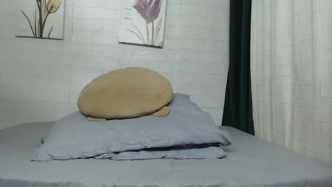 Snapshot of yummy_chesca chatting on January 13, 1:56 am yummy chesca online show from January 13, 1:56 am