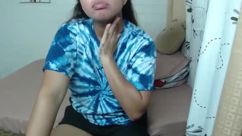 Snapshot of yummy_chesca chatting on February 24, 12:30 am yummy chesca online show from February 24, 12:30 am