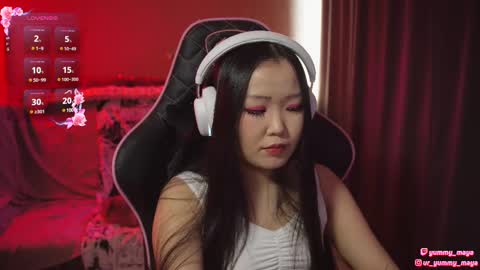 Snapshot of yummy_maya chatting on February 15, 8:11 am Chimi online show from February 15, 8:11 am