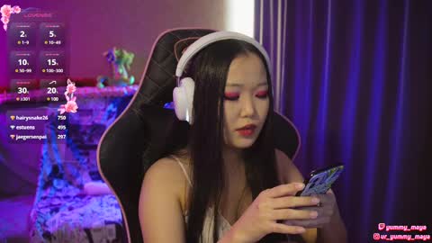 Snapshot of yummy_maya chatting on February 9, 7:59 am Chimi online show from February 9, 7:59 am