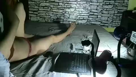 yummyhottiemom online show from February 26, 10:27 am