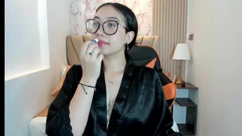 Snapshot of yuna__min chatting on September 25, 6:26 pm Yuna online show from September 25, 6:26 pm