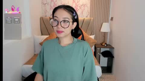 Snapshot of yuna__min chatting on October 8, 10:32 am Yuna online show from October 8, 10:32 am