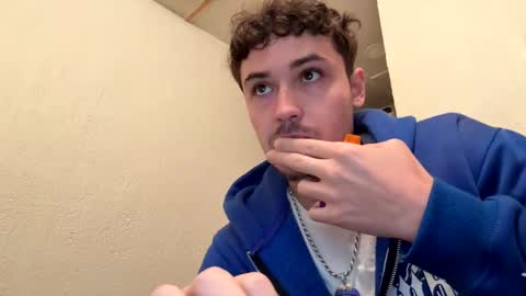 yungstudbev online show from September 14, 11:28 pm