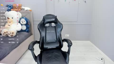 yunleah online show from March 27, 4:40 am