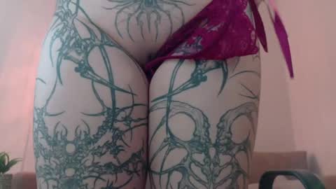 Hi My name Yuriko online show from April 12, 9:13 am