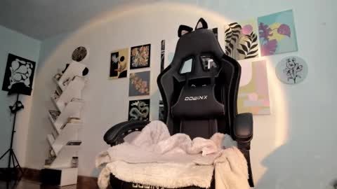 paola online show from November 23, 11:03 pm