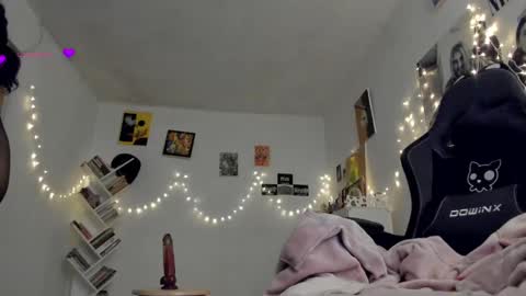 Snapshot of yury_sun chatting on March 9, 1:04 am paola online show from March 9, 1:04 am