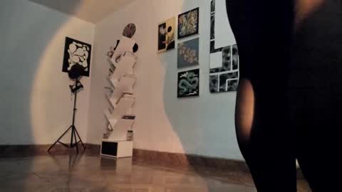 paola online show from November 28, 11:23 pm