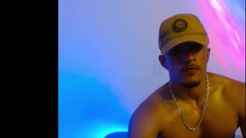 yvan_latin online show from November 1, 3:49 am