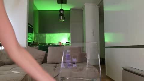 Snapshot of yvonna_ chatting on October 15, 2:51 pm yvonna_ online show from October 15, 2:51 pm