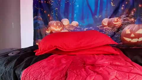 Zoe  online show from October 26, 4:57 am