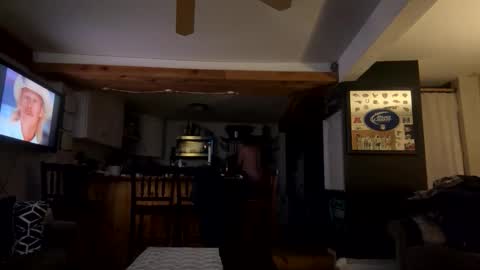 zach42104 online show from February 26, 4:38 am