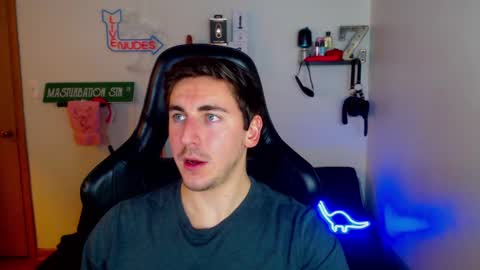 Zach Rhyder online show from January 3, 1:16 am