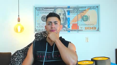 zachpri20 online show from January 17, 9:06 am