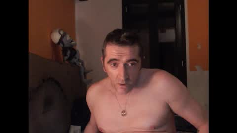 Snapshot of zackhot31 chatting on September 25, 10:39 pm Ivan online show from September 25, 10:39 pm
