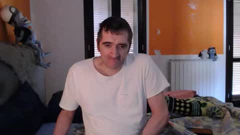 Snapshot of zackhot31 chatting on October 3, 10:23 am Ivan online show from October 3, 10:23 am