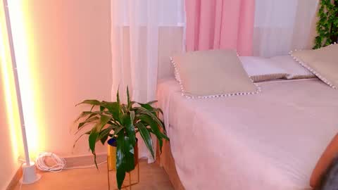 Snapshot of zafiiro_bluee2 chatting on October 9, 1:11 am   online show from October 9, 1:11 am